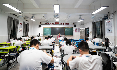 健康教室照明，助力現(xiàn)代化教學(xué)